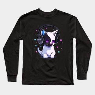 A kitten wearing headphones. Long Sleeve T-Shirt